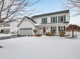 6639 Emily Ln, Lockport, NY 14094