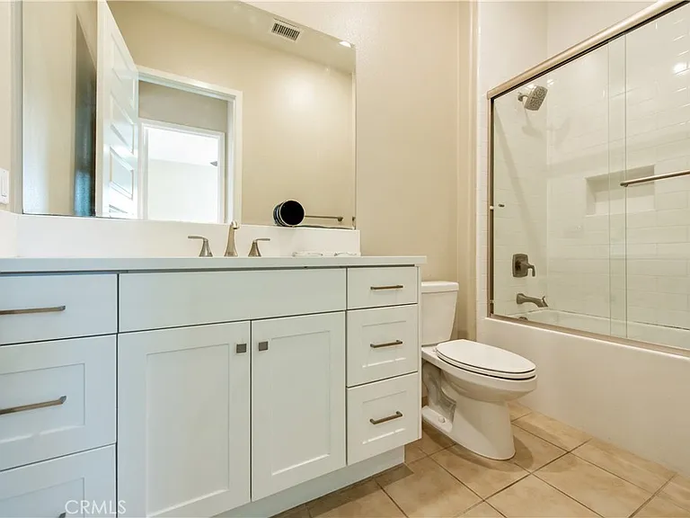 107 Pitch — Photo 7