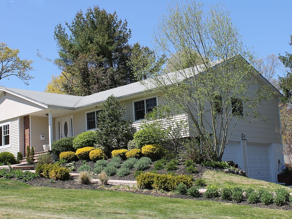 2nd image of 16 High Ridge Rd