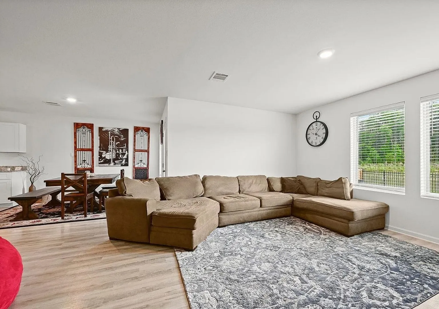 Charming 4-Bed Home in Denham Springs with Spacious Backyard — Photo 4