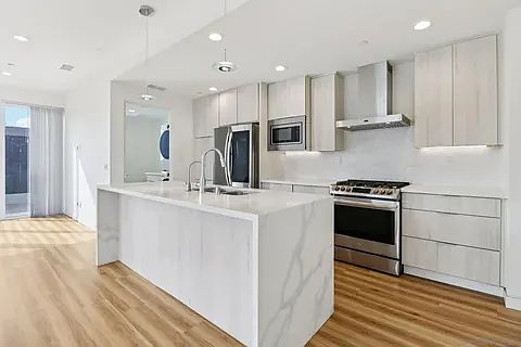 2nd image of 1166 Holly Ave #1