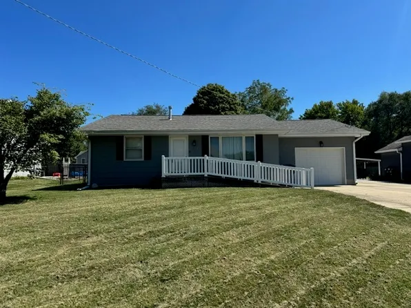 604 Elm St, Delavan, IL 61734