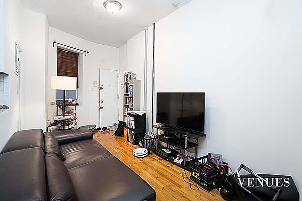 1st image of 519 E 11th St #1