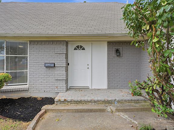 4th image of 2121 Canton Dr