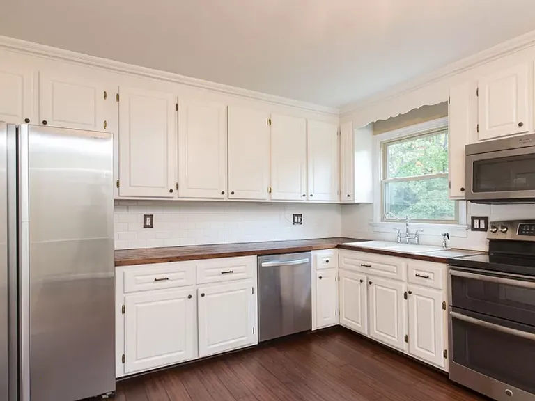 2180 Kingsbrook Dr — Photo 9