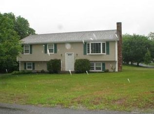 100 Birchwood Dr, Swansea, MA 02777