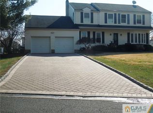 4 Revere Rd, Piscataway, NJ 08854