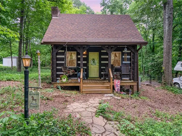 924 Carter St, Eden, NC 27288