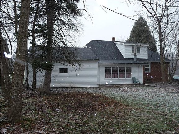 2nd image of 373 E And West Ave