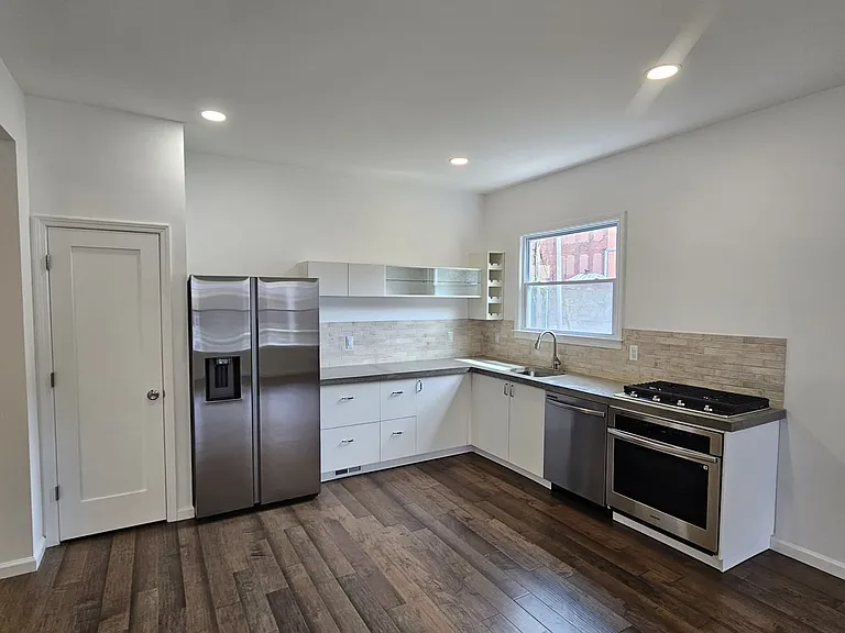 kitchen & dining
