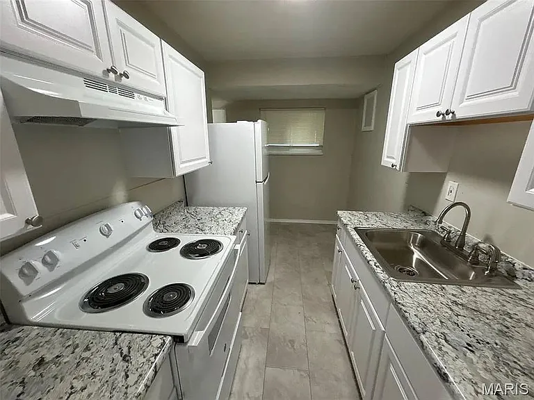 248 Perthshire Rd — Photo 4