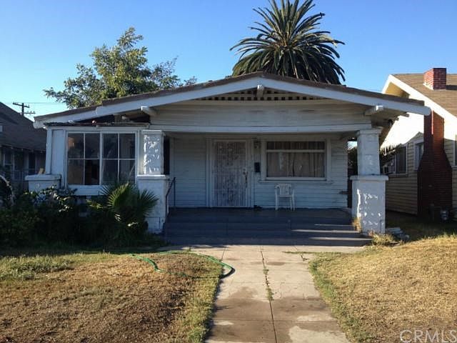 1st image of 933 W 49th St