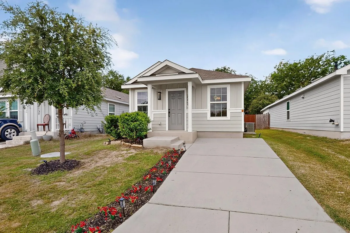 3 bed, 1.0 bath, 1018 sqft, $1,295 — Photo 1