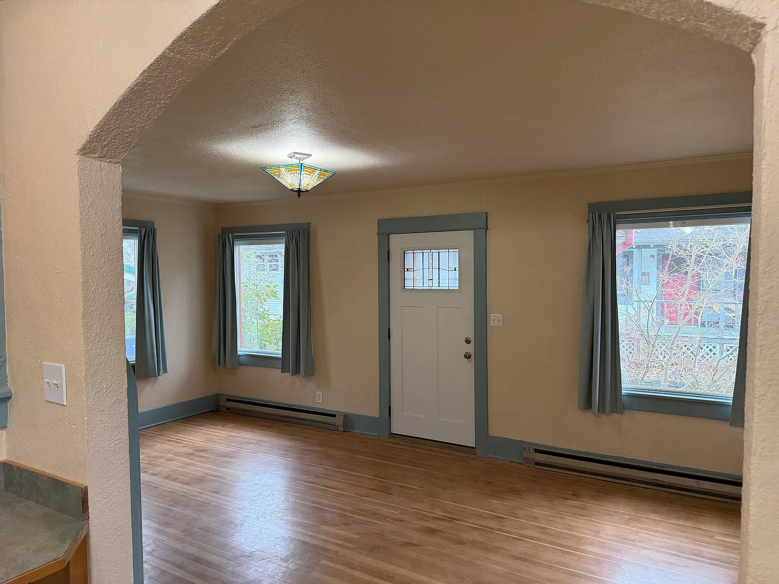 2 bed, 1100 sqft, $1,800 — Photo 2