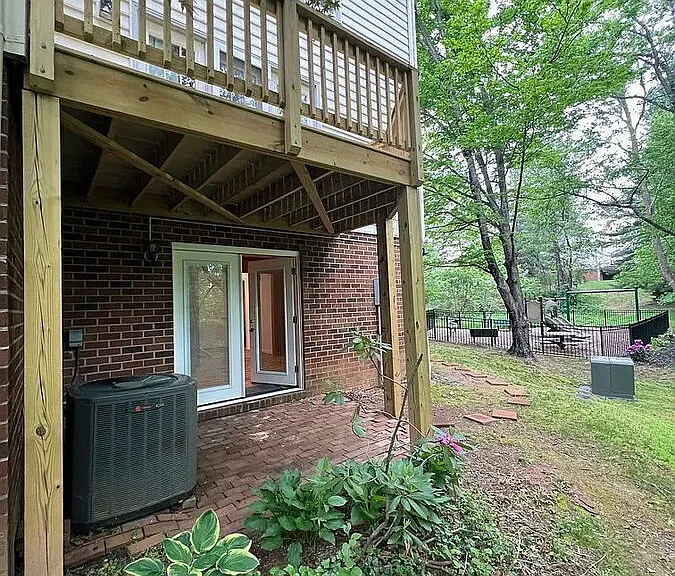 1000 Huntwood Ln — Photo 7