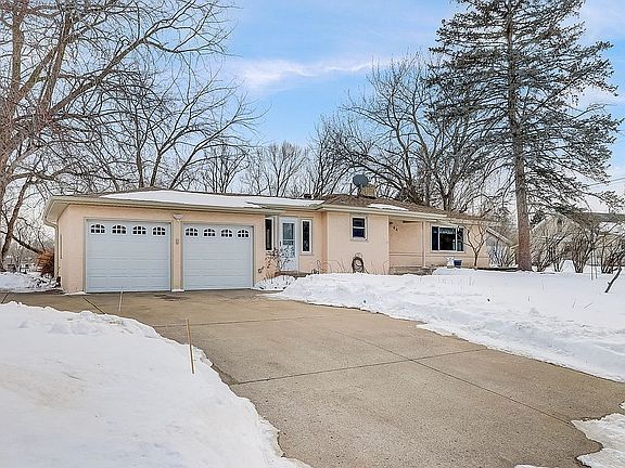 Spacious 2 car garage