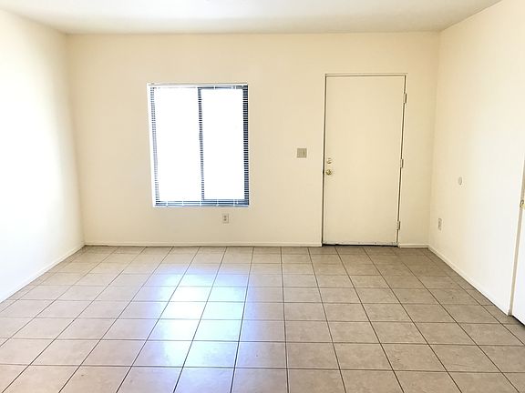 4th image of 2690 N Junipero Ave APT 02