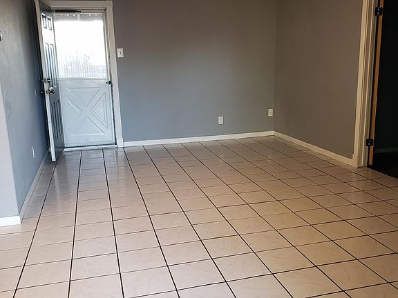 2nd image of 3807 N Texas Ave