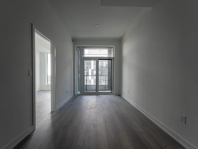 1007 The Queensway #901 — Photo 14