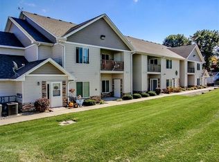 514 E Olive St #B, Marshalltown, IA 50158