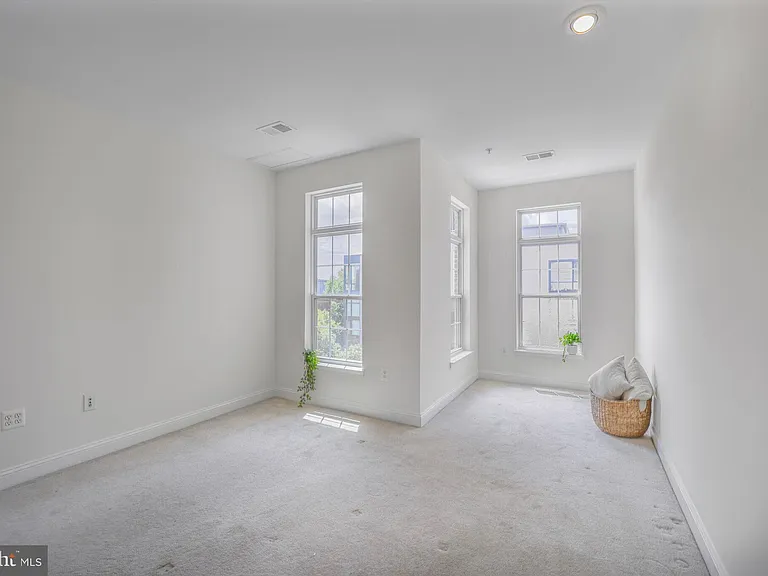 1451 Belmont St NW #309 — Photo 13