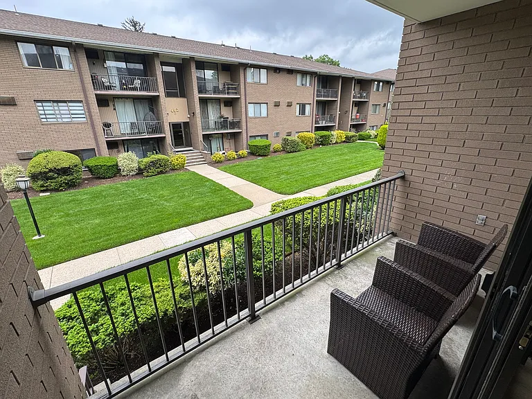 460B Liberty St #208 — Photo 10