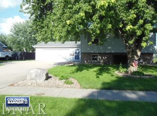605 N Washington St, Hudson, IL