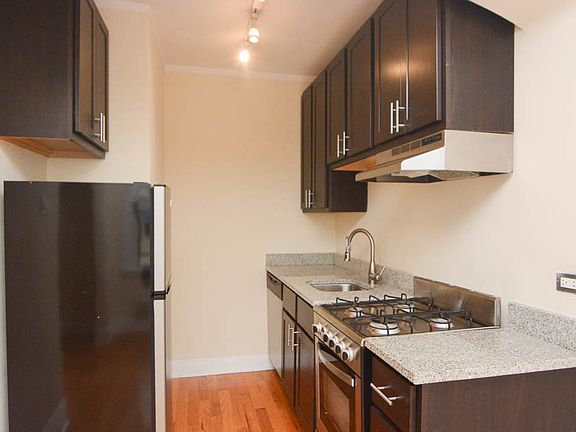 2nd image of 4737 N Hermitage Ave APT 408