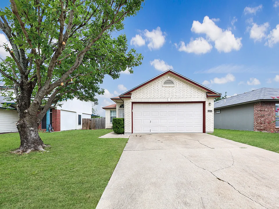 1404 Fox Creek Dr