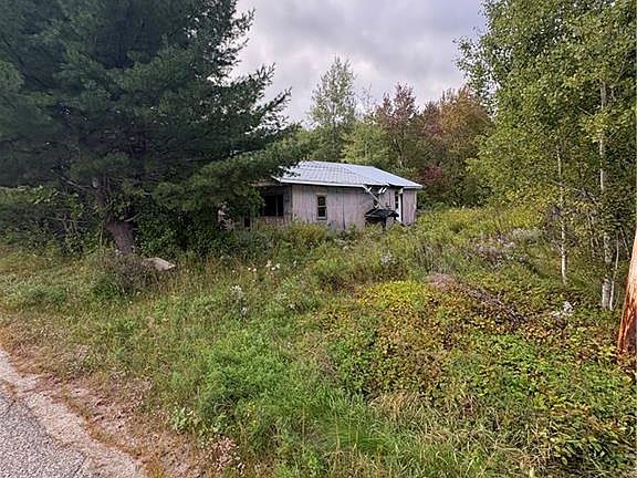 3rd image of 132 Taxis River Rd