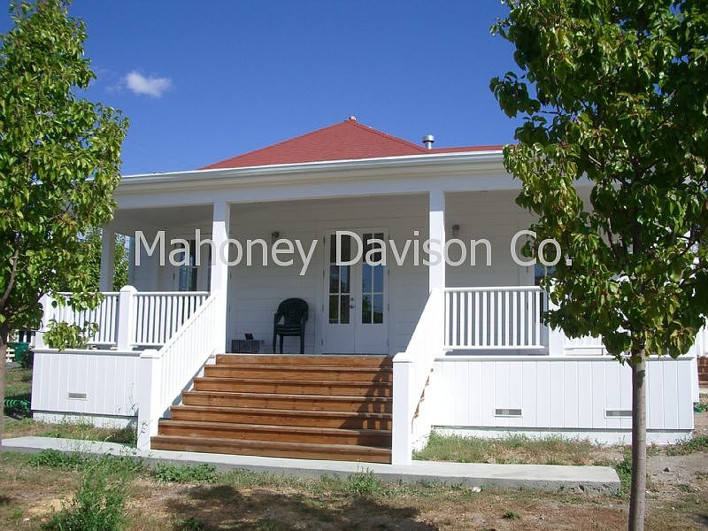 1st image of 1061 Chapman Ln