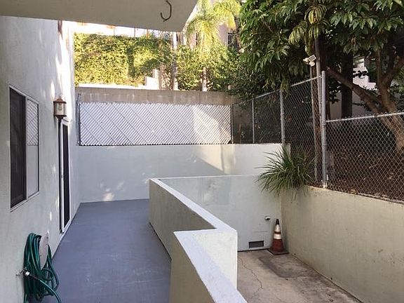 3rd image of 2218 N Beachwood Dr APT 106