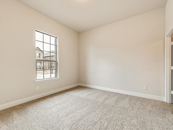 5th image of 1583 Cromwell Ct