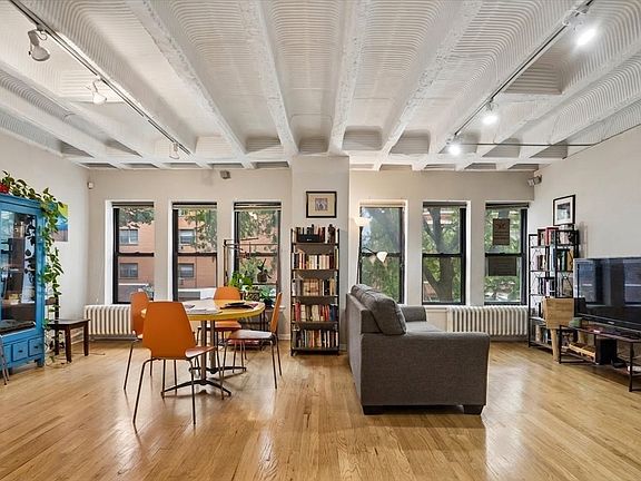 2nd image of 5646 N Kenmore Ave APT 2A