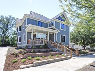 122 W 9th St, Holland, MI 49423