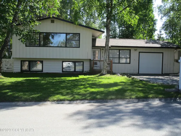 2713 Telequana Dr, Anchorage, AK 99517