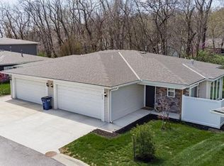 406 N Clayview Dr #408, Liberty, MO 64068