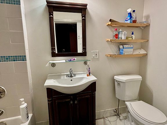 5th image of 326 Saint Paul St #1