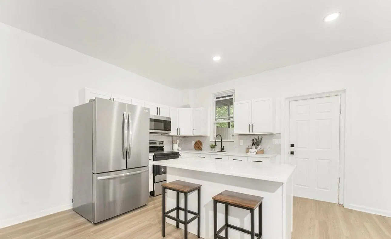 3 bed, 1904 sqft, $1,650 — Photo 1