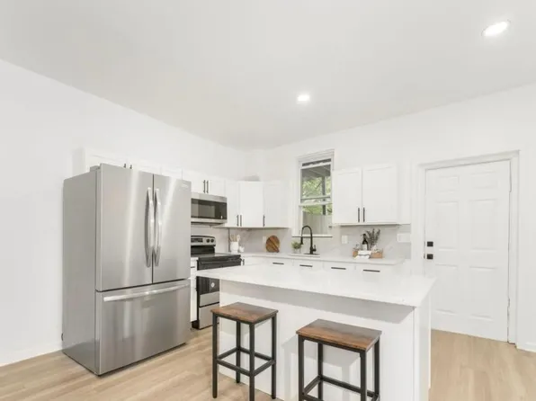 66 N 12th St, Harrisburg, PA 17103