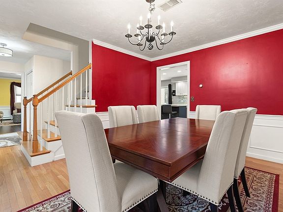 4th image of 19 Amherst Rd