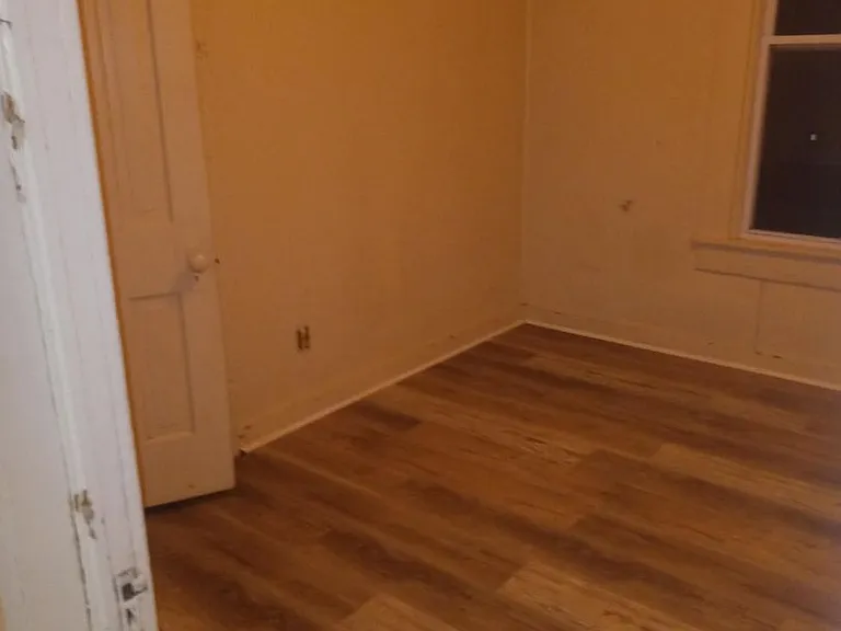 1209 S Malcolm Ave — Photo 6