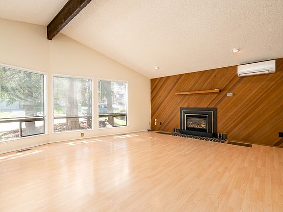 5th image of 868 SW Castilian Dr