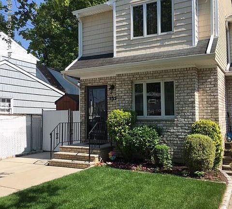 2nd image of 152 Leverett Ave