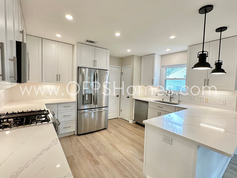 1st image of 4539 Parkwood Ln E