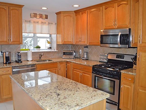 5th image of 20 Wyndham Ct