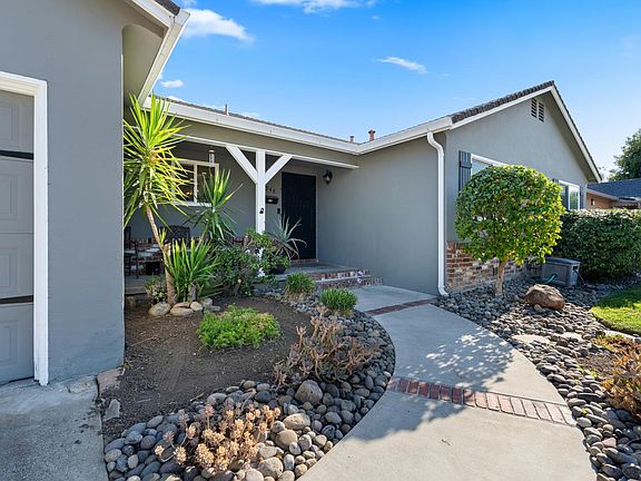3rd image of 2948 Del Rio Dr