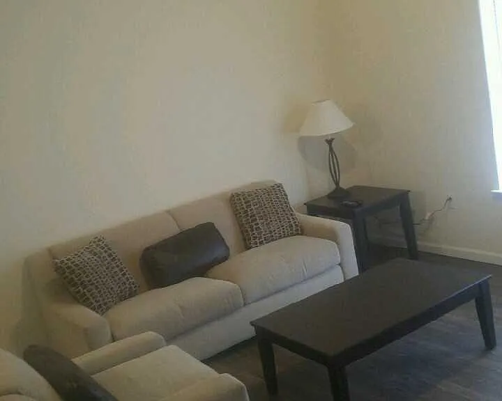 Broad Way Apartments — Photo 11