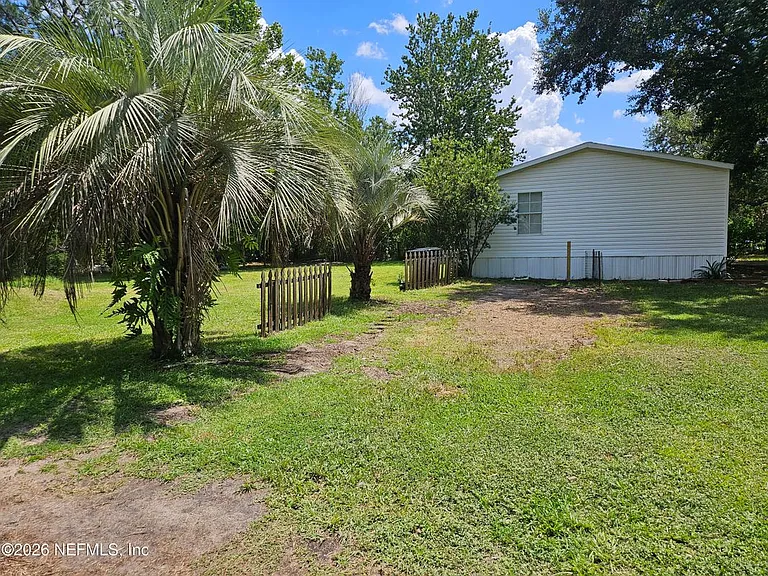 2415 Clover Ave — Photo 4