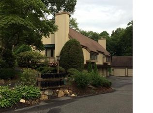 560 Heritage Vlg #B, Southbury, CT 06488